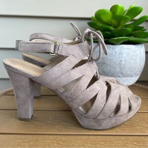 Naturalizer Kappa Peep Toe Heels Ankle Strap Faux Suede Sandals Women’s Size 6.5